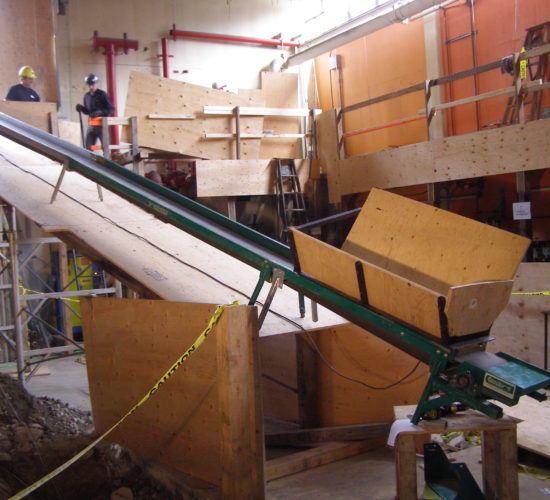 Conveyor Set Up With a Hopper